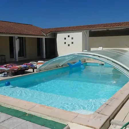 Bleue Avec Piscine Apartamento